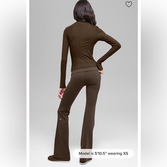 New with tags ALO yoga Softsculpt Foldover Flare Legging
- Espresso - Picture 5 of 9